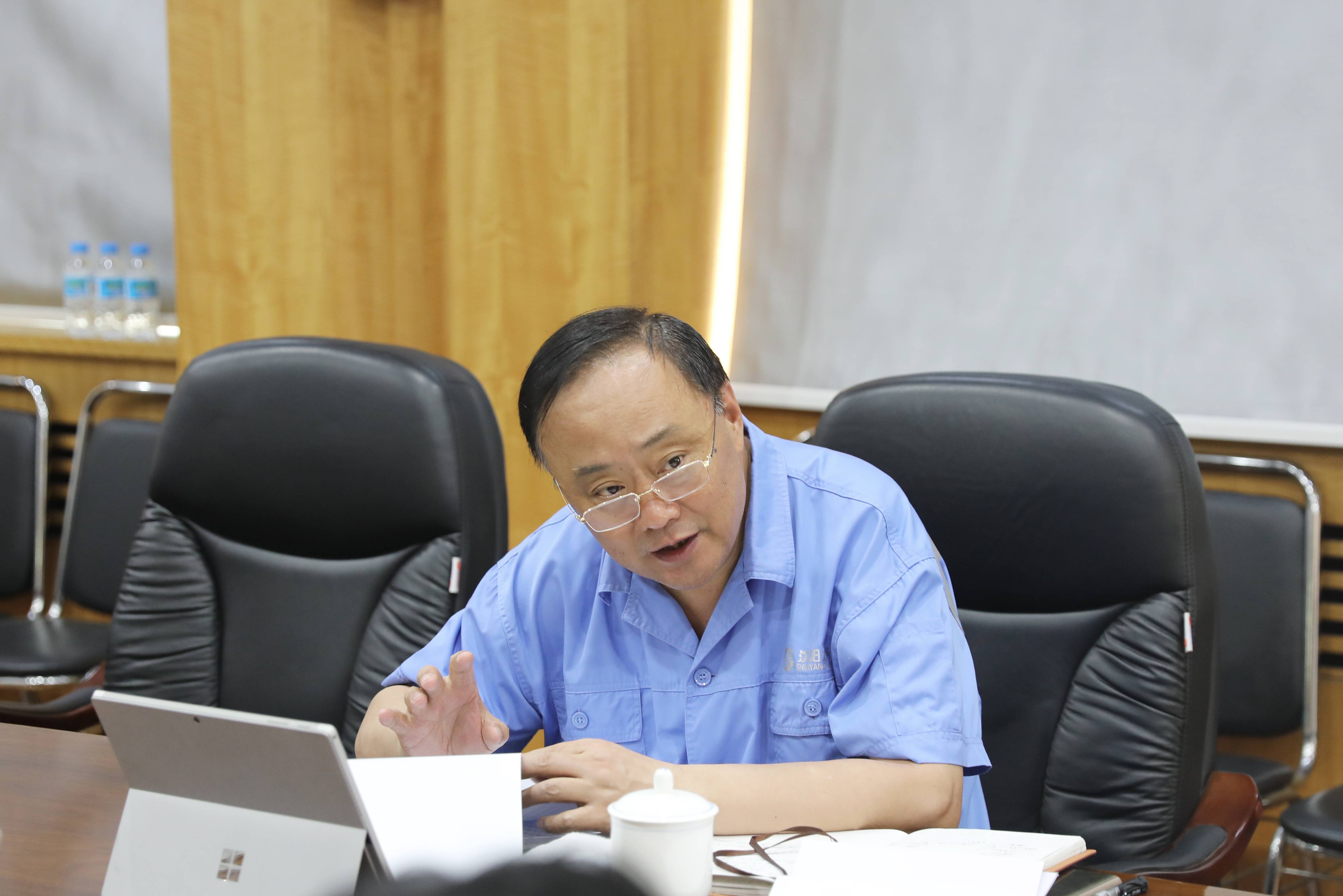 张东阳董事长_董事长办公室图片(2)